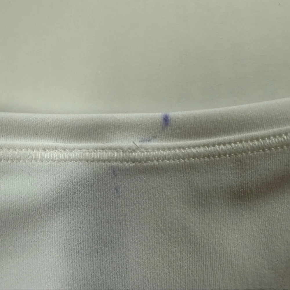 Vuori Halo Performance Crop Tank White Racerback Athletic Top XS - Picture 5 of 5